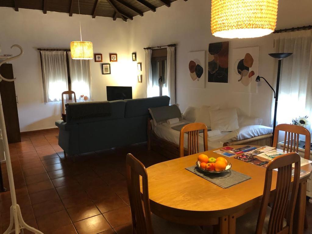 Apartamento Estudio De 50m2, Todo Exterior Y Con Patio, Ideal Para Parejas, Familias Con Ninos Pequenos Y Para De Largas Estancias, Con Techo Abuhardillado Y Una De Las Mejores Vistas De *