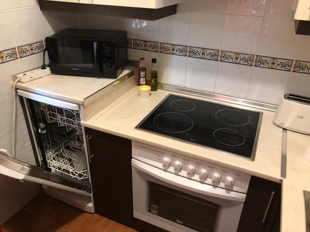 Apartamento Estudio De 50m2, Todo Exterior Y Con Patio, Ideal Para Parejas, Familias Con Ninos Pequenos Y Para De Largas Estancias, Con Techo Abuhardillado Y Una De Las Mejores Vistas De