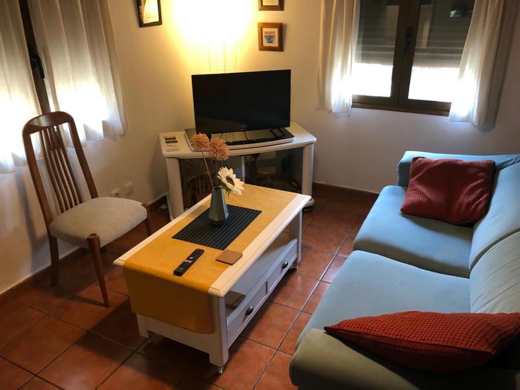Appartement Apartamento Estudio De 50m2, Todo Exterior Y Con Patio, Ideal Para Parejas, Familias Con Ninos Pequenos Y Para De Largas Estancias, Con Techo Abuhardillado Y Una De Las Mejores Vistas De *