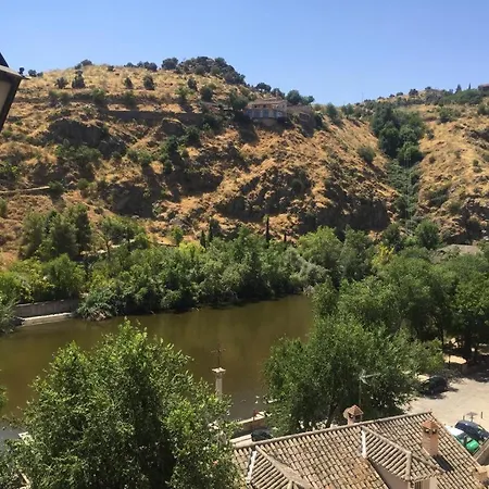 Apartamento Estudio De 50M2, Todo Exterior Y Con Patio, Ideal Para Parejas, Familias Con Ninos Pequenos Y Para Hospedajes De Largas Estancias, Con Techo Abuhardillado Y Una De Las Mejores Vistas De Tolède Extérieur photo
