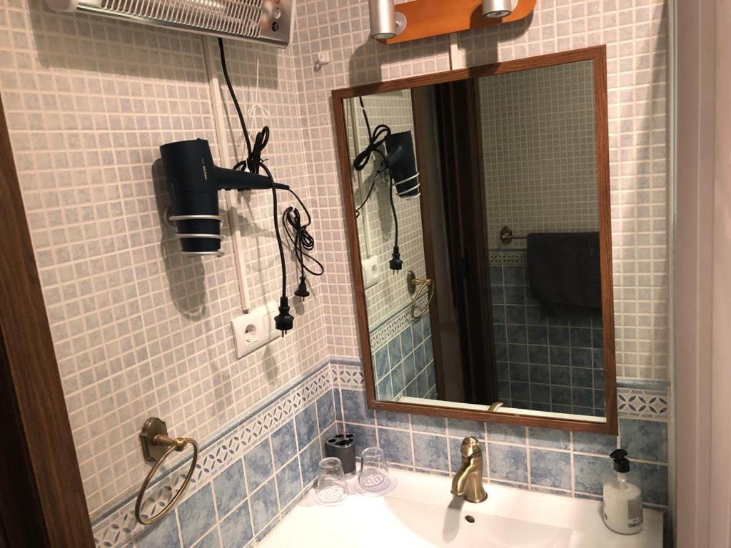 Estudio De 50m2, Todo Exterior Y Con Patio, Ideal Parejas, Familias Con Ninos Pequenos Y De Largas Estancias, Con Techo Abuhardillado Y De Mejores Vistas De Appartement Toledo